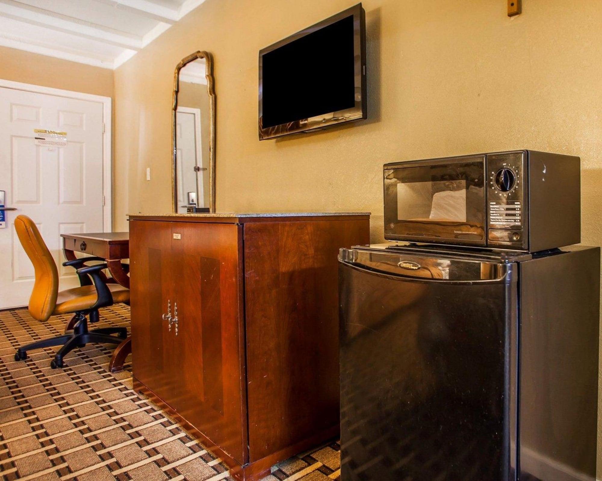 Rodeway Inn Nashville Airport Exterior photo