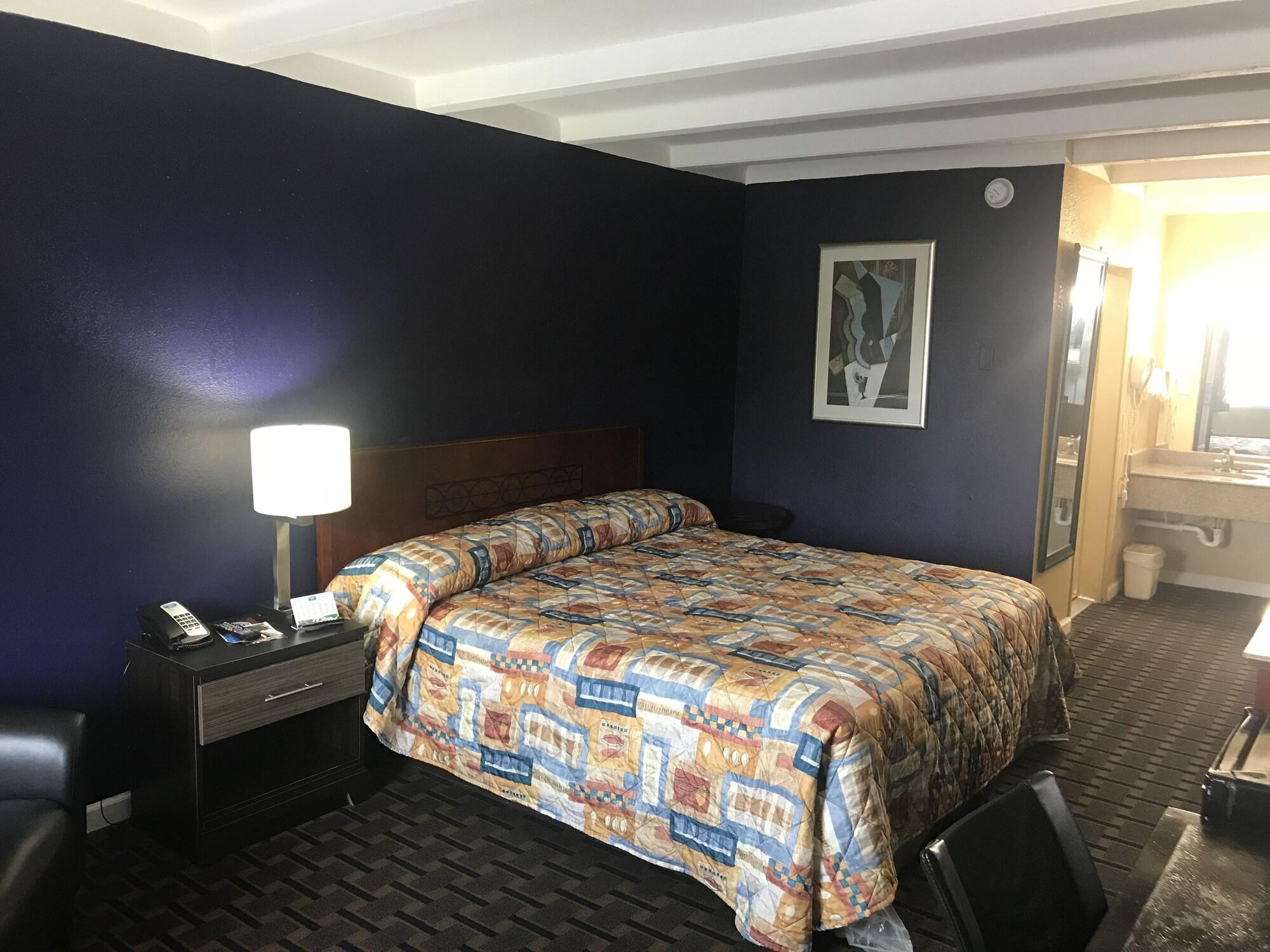 Rodeway Inn Nashville Airport Exterior photo