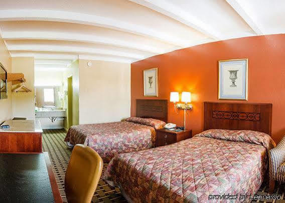 Rodeway Inn Nashville Airport Exterior photo