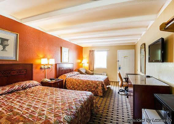 Rodeway Inn Nashville Airport Exterior photo